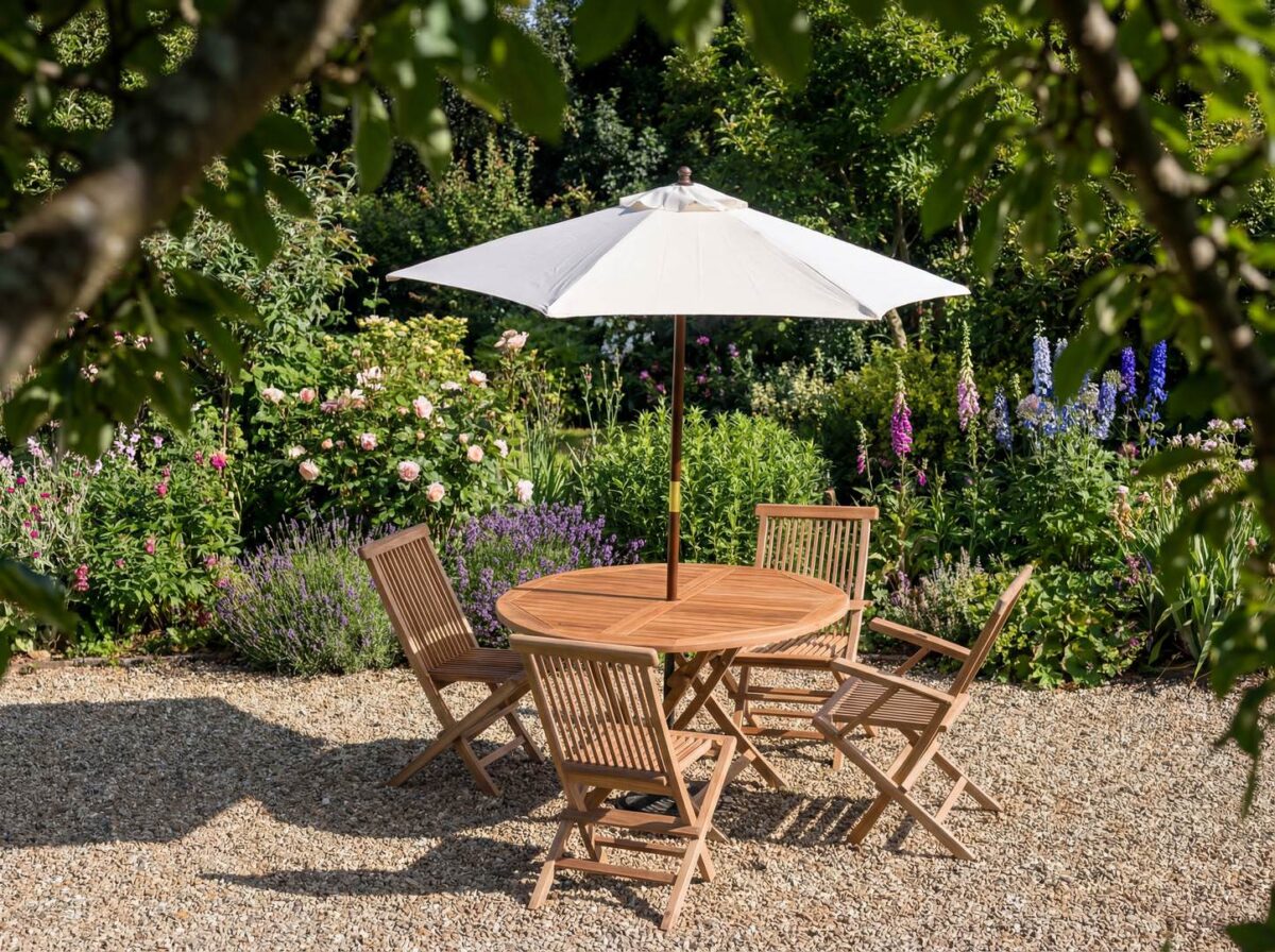 traditional-cream-octagonal-2m-round-wooden-garden-parasol-03